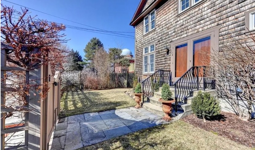 224 Doyle Ave, East Side of Prov, RI 02906