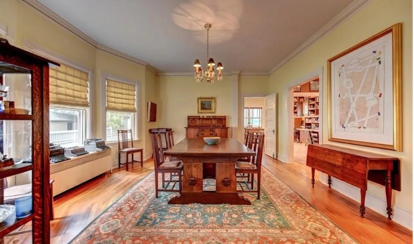 8 Rhode Island Ave, East Side of Prov, RI 02906