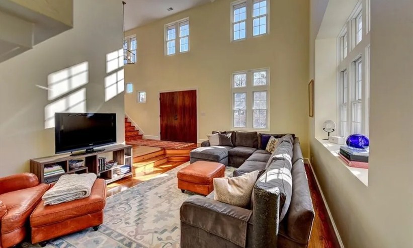 224 Doyle Ave, East Side of Prov, RI 02906