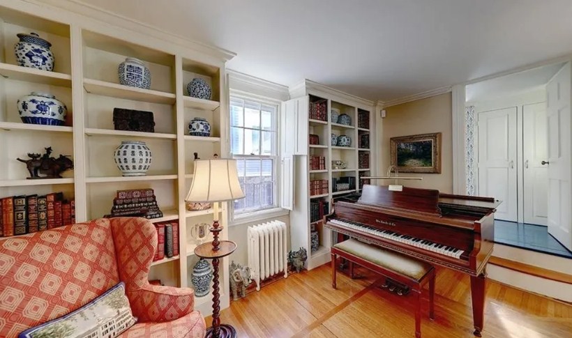 21 George St, East Side of Prov, RI 02906