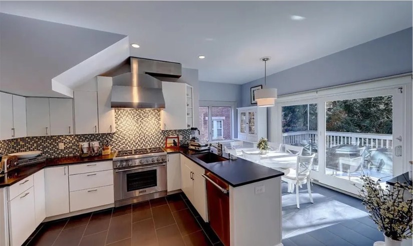 145 Meeting St, East Side of Prov, RI 02906