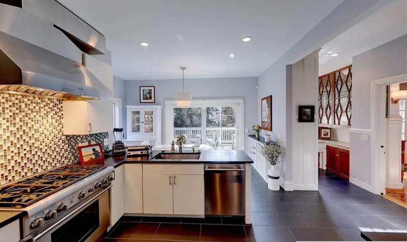 145 Meeting St, East Side of Prov, RI 02906