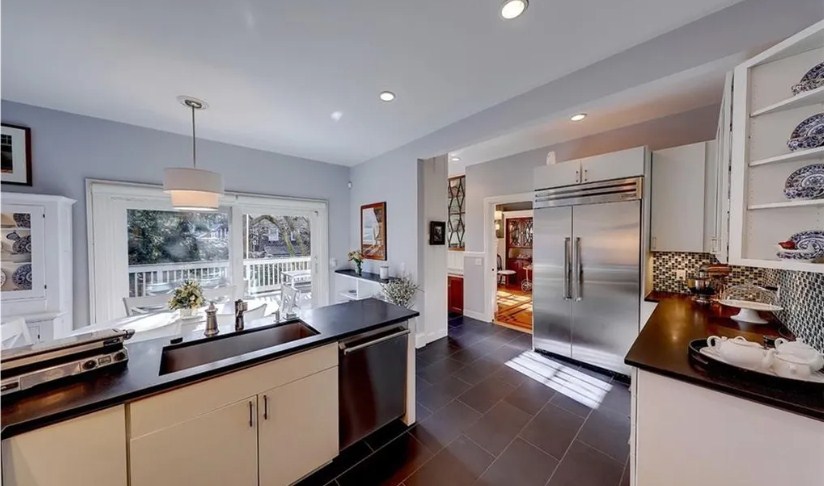 145 Meeting St, East Side of Prov, RI 02906