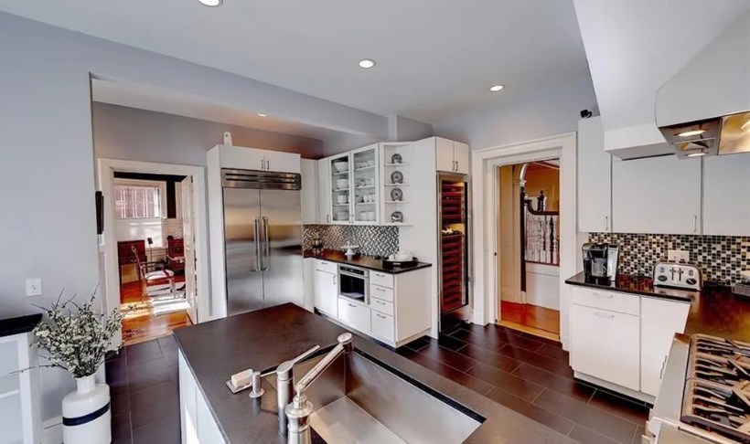 145 Meeting St, East Side of Prov, RI 02906