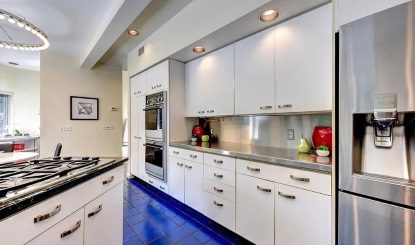 27 Loring Ave, East Side of Prov, RI 02906