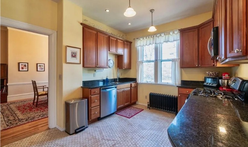 41 Arlington Ave, East Side of Prov, RI 02906