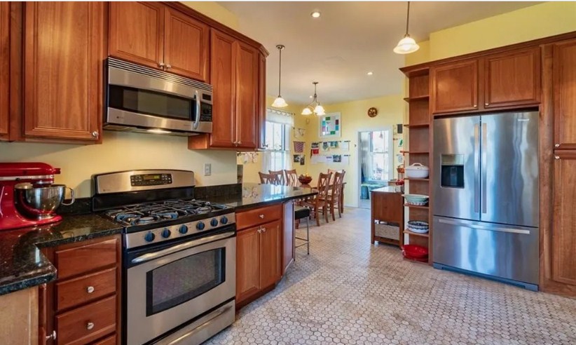 41 Arlington Ave, East Side of Prov, RI 02906
