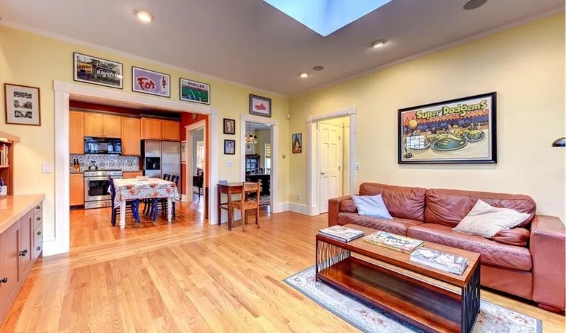 8 Rhode Island Ave, East Side of Prov, RI 02906