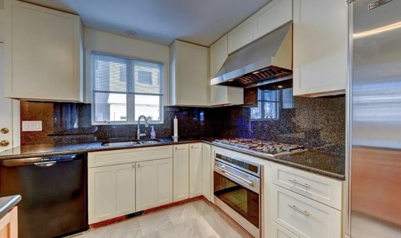 224 Doyle Ave, East Side of Prov, RI 02906