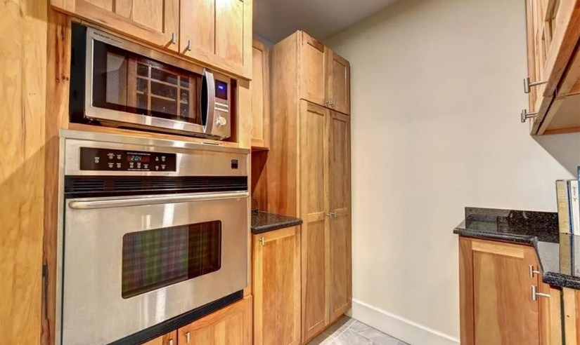 224 Doyle Ave, East Side of Prov, RI 02906