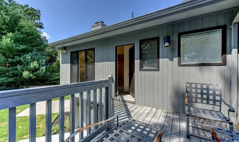 27 Loring Ave, East Side of Prov, RI 02906