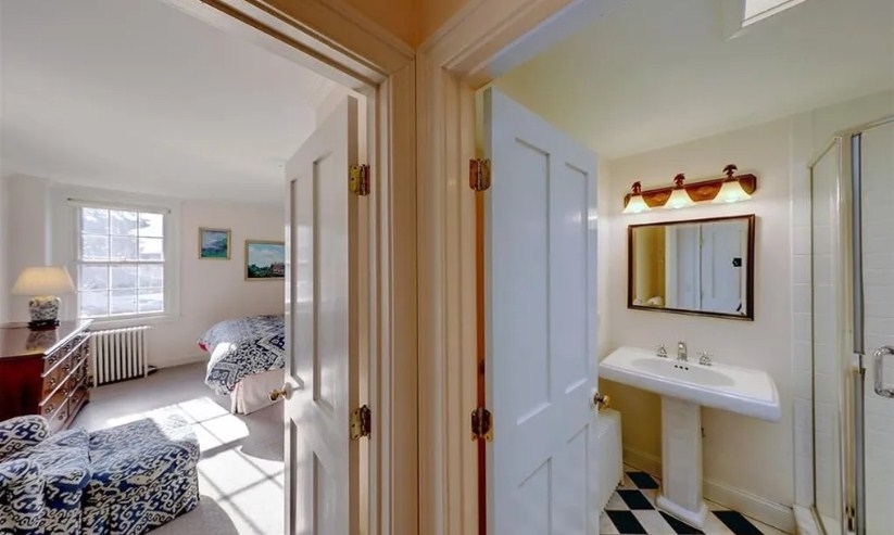 21 George St, East Side of Prov, RI 02906