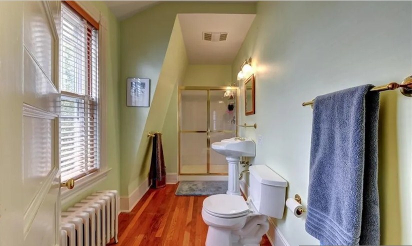 8 Rhode Island Ave, East Side of Prov, RI 02906