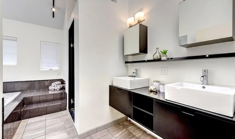 27 Loring Ave, East Side of Prov, RI 02906