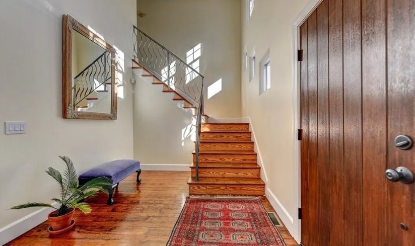 224 Doyle Ave, East Side of Prov, RI 02906