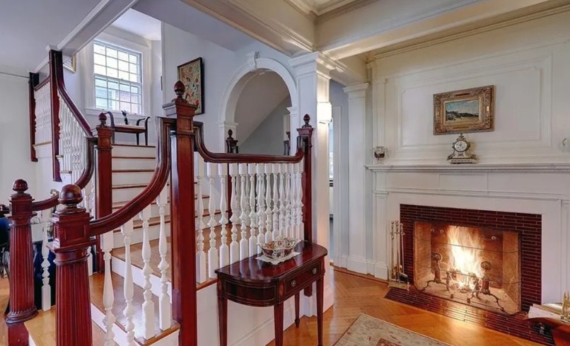 145 Meeting St, East Side of Prov, RI 02906