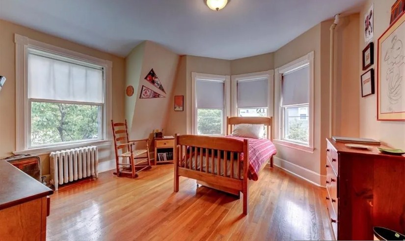 8 Rhode Island Ave, East Side of Prov, RI 02906