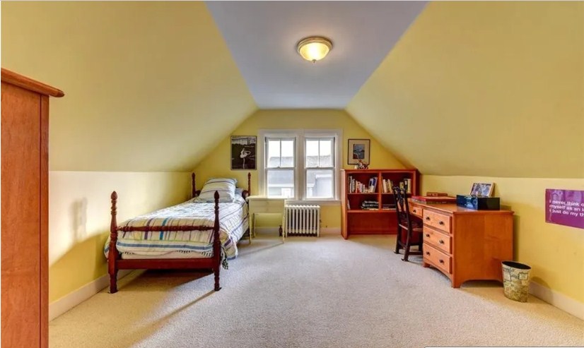 8 Rhode Island Ave, East Side of Prov, RI 02906
