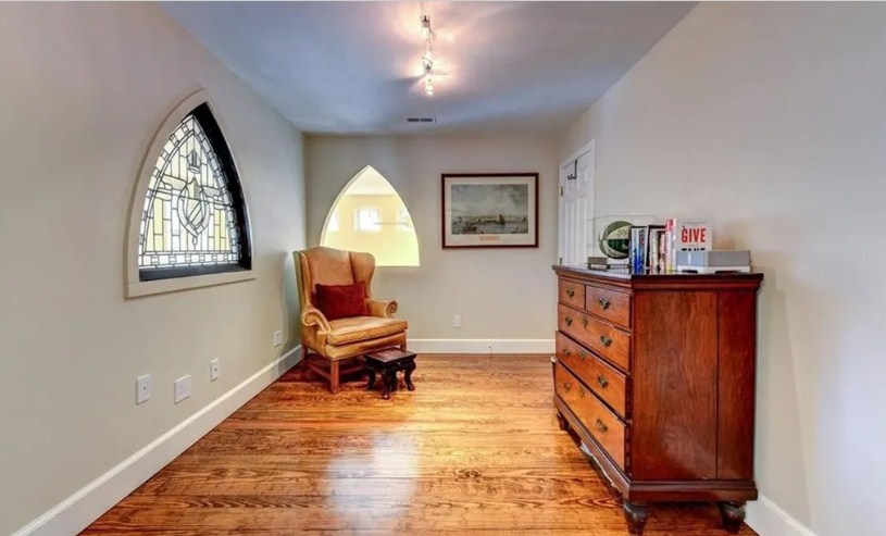 224 Doyle Ave, East Side of Prov, RI 02906