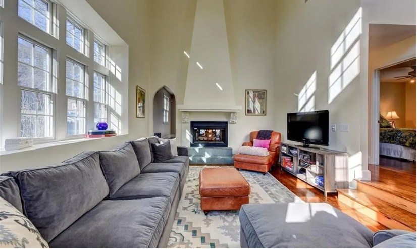 224 Doyle Ave, East Side of Prov, RI 02906