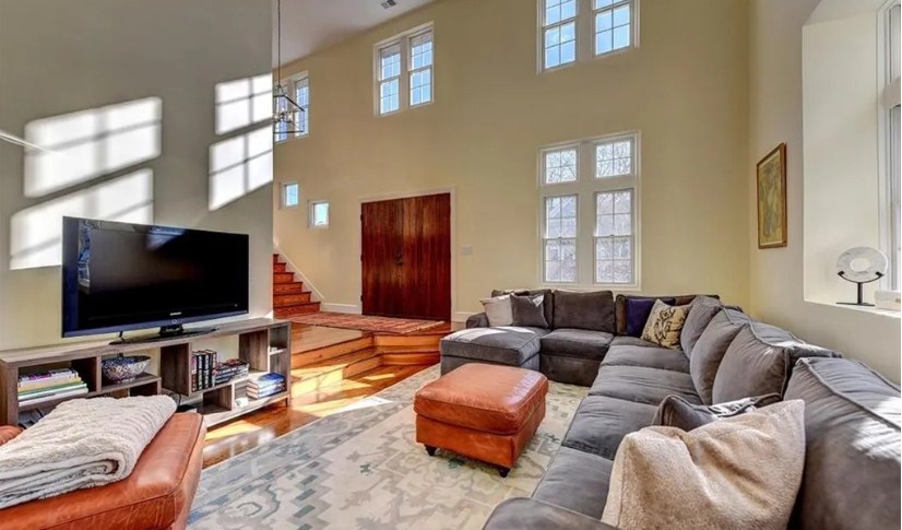 224 Doyle Ave, East Side of Prov, RI 02906