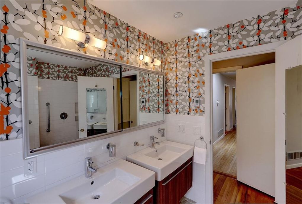 230 Laurel Ave, East Side of Prov, RI 02906