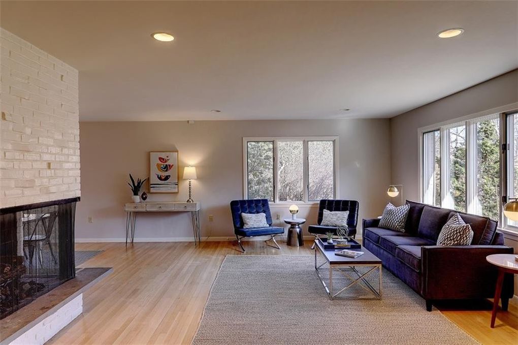 230 Laurel Ave, East Side of Prov, RI 02906