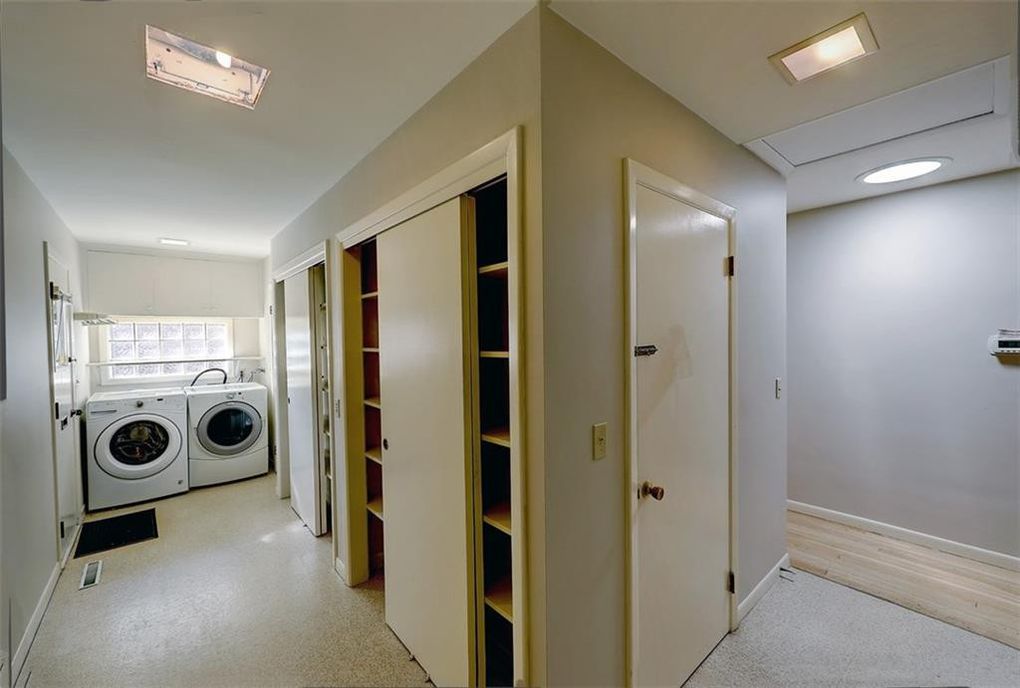 230 Laurel Ave, East Side of Prov, RI 02906