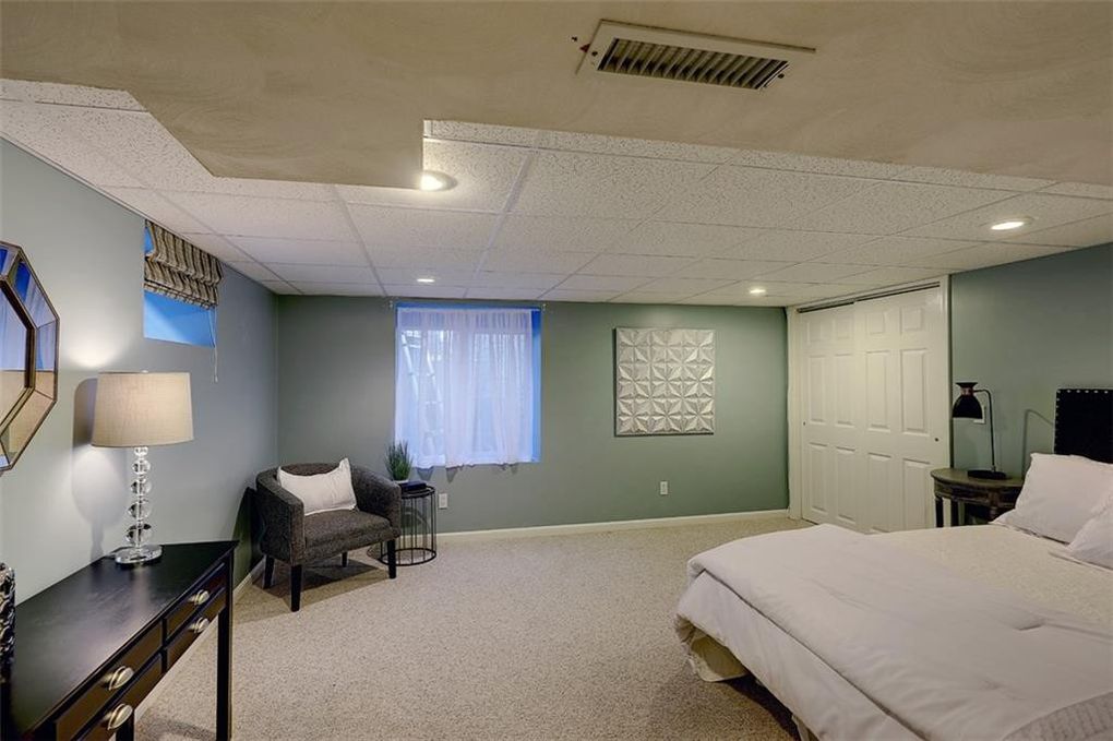 230 Laurel Ave, East Side of Prov, RI 02906