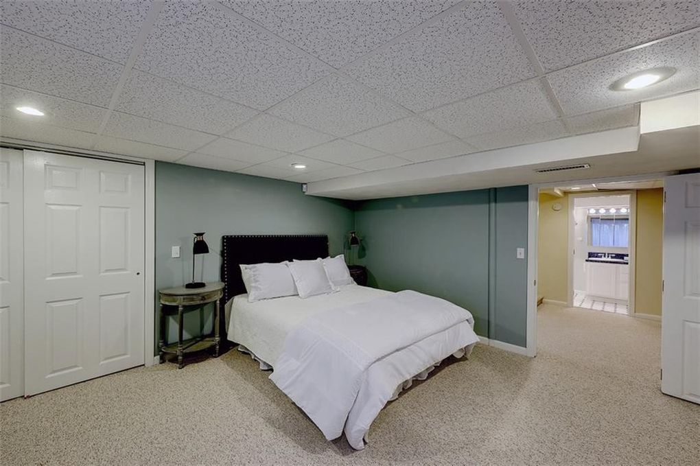 230 Laurel Ave, East Side of Prov, RI 02906