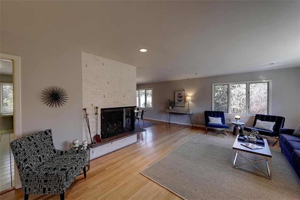 230 Laurel Ave, East Side of Prov, RI 02906