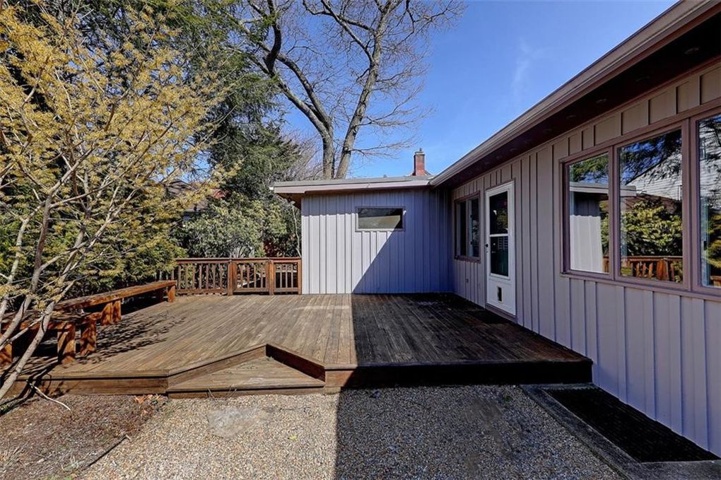 230 Laurel Ave, East Side of Prov, RI 02906