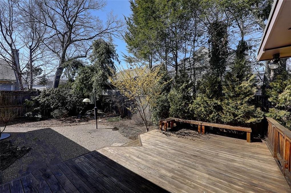 230 Laurel Ave, East Side of Prov, RI 02906