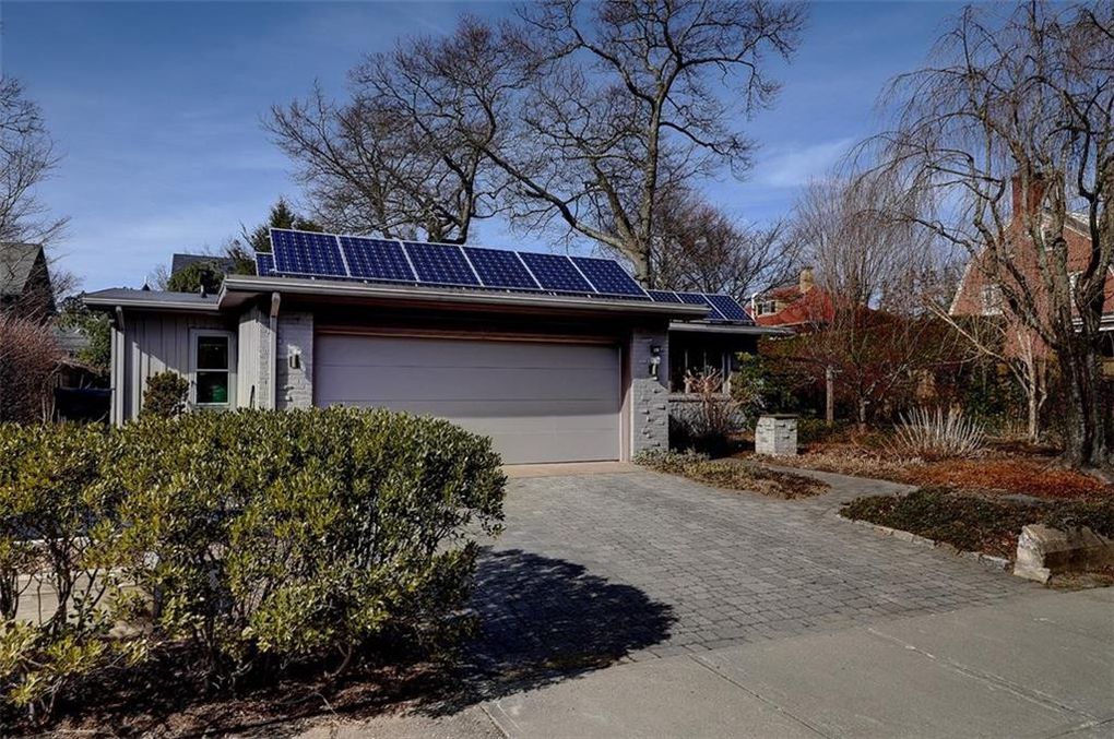 230 Laurel Ave, East Side of Prov, RI 02906