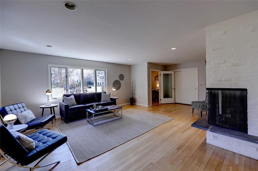 230 Laurel Ave, East Side of Prov, RI 02906