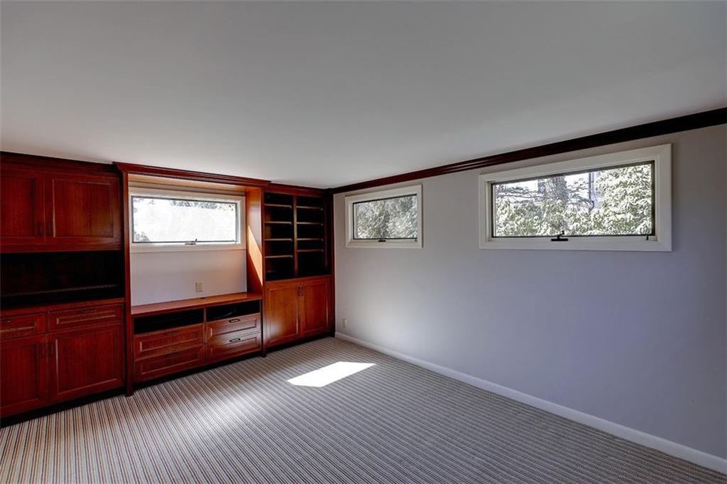 230 Laurel Ave, East Side of Prov, RI 02906