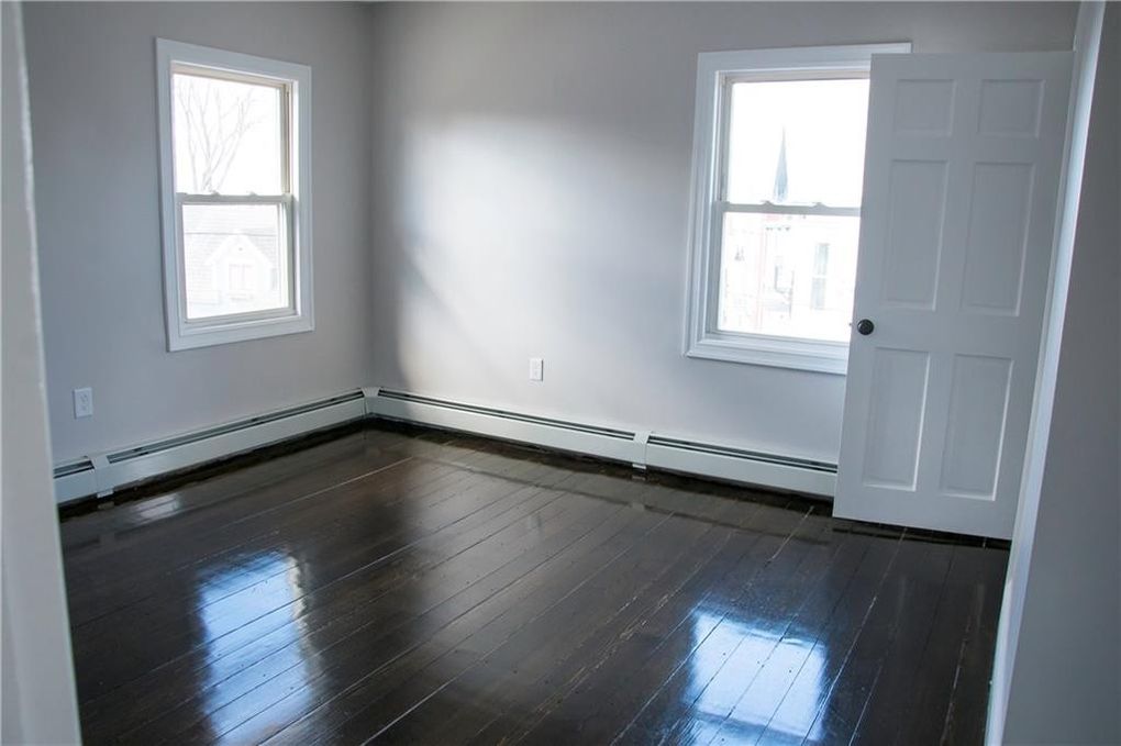 424 Hope St, Providence, RI 02906