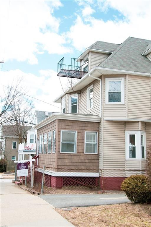 424 Hope St, Providence, RI 02906
