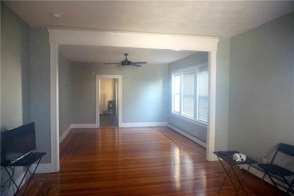 17 Evergreen St, Providence, RI 02906