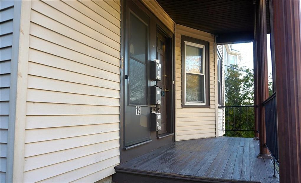 17 Evergreen St, Providence, RI 02906