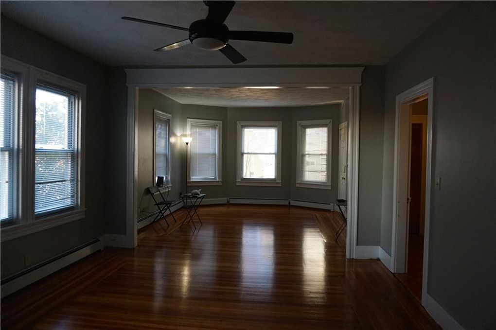 17 Evergreen St, Providence, RI 02906
