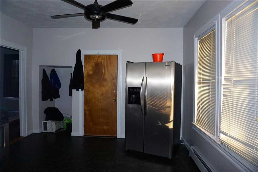 17 Evergreen St, Providence, RI 02906