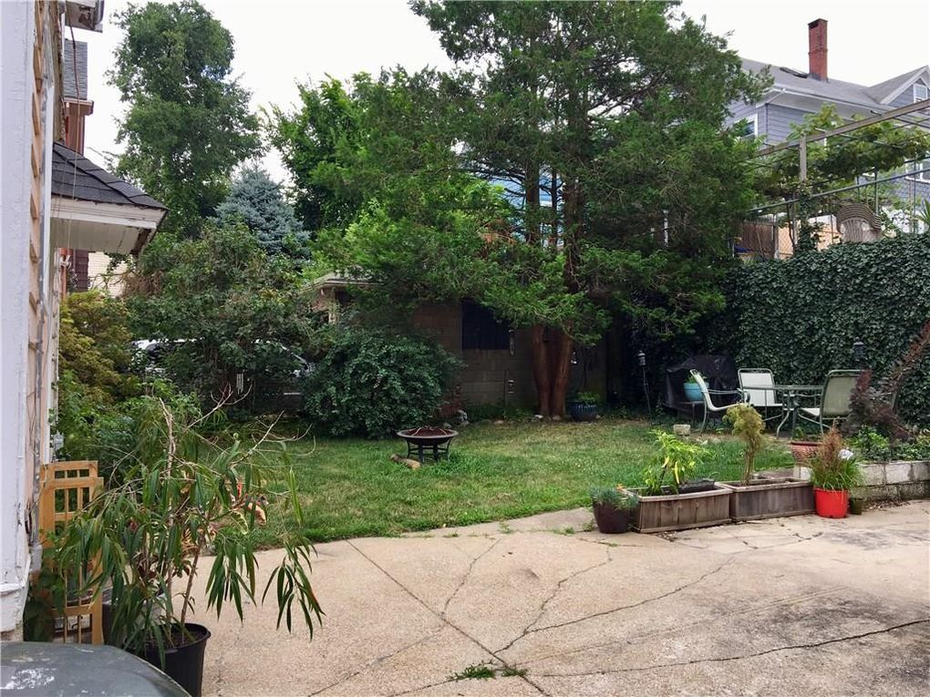 92 Colonial Rd, Providence, RI 02906