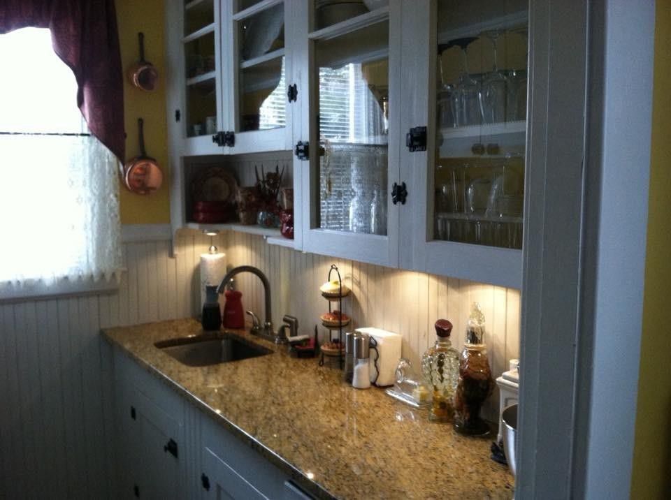 92 Colonial Rd, Providence, RI 02906