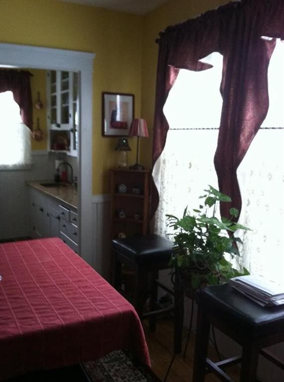 92 Colonial Rd, Providence, RI 02906