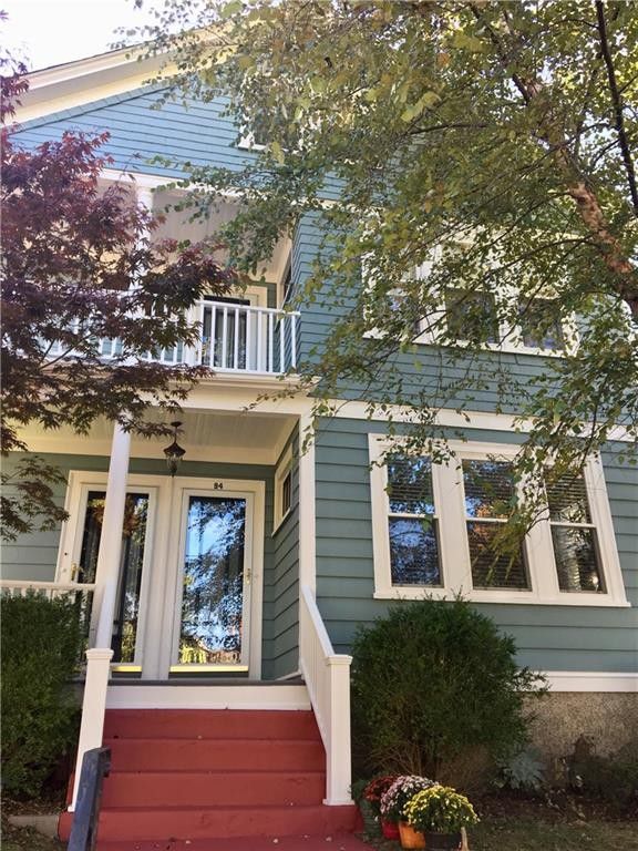92 Colonial Rd, Providence, RI 02906