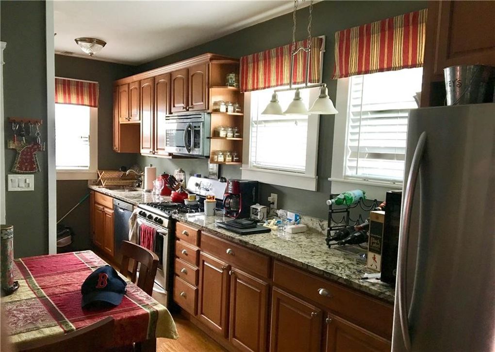92 Colonial Rd, Providence, RI 02906